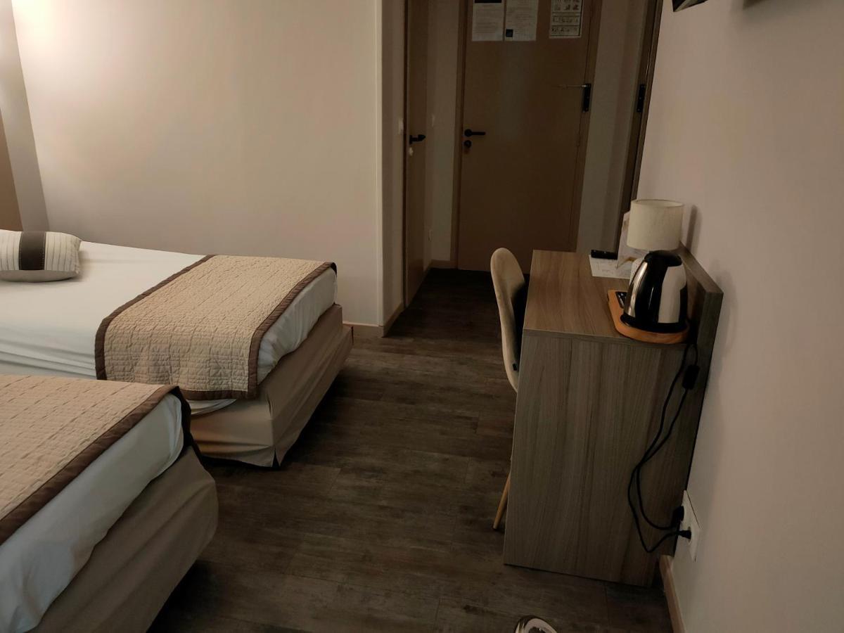 Au Lion D'Or Hotel Saint-Pol-sur-Ternoise ภายนอก รูปภาพ