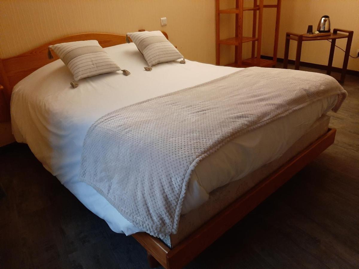 Au Lion D'Or Hotel Saint-Pol-sur-Ternoise ภายนอก รูปภาพ