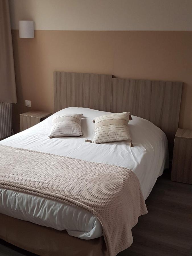 Au Lion D'Or Hotel Saint-Pol-sur-Ternoise ภายนอก รูปภาพ